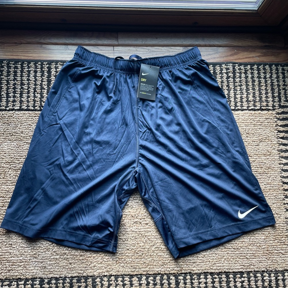 Brand New Men’s Nike Shorts Size L Navy / Gray